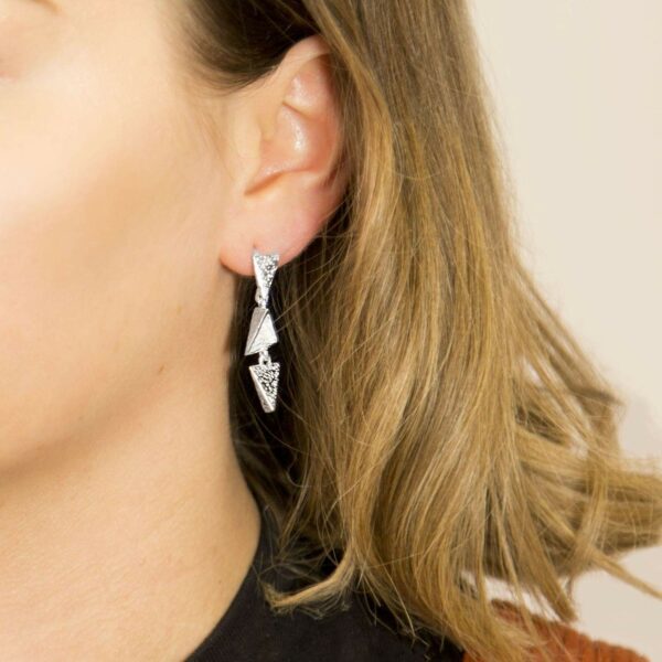 MB192 STERLINGSILVERTRIPLETRIANGLEEARRINGS 002