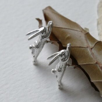 MB197E STERLINGSILVERHAREINFLIGHTSTUDEARRINGS 004