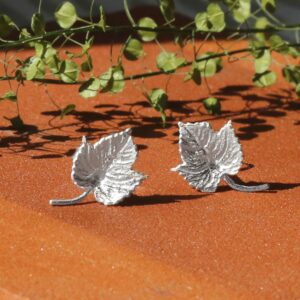 MB203 SterlingSilverIvyLeafEarrings3