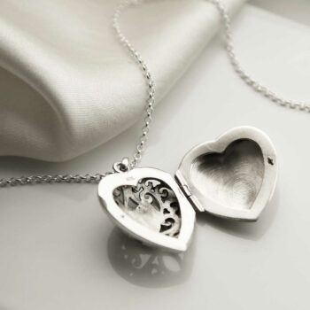 MC151 STERLING SILVER VINTAGE HEART LOCKET NECKLACE OPEN 1