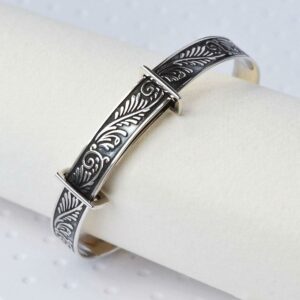 Silver decorative leaves baby bangle