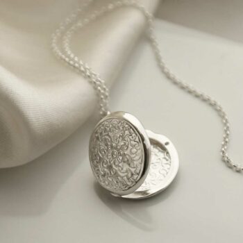 MC167 STERLING SILVER FLORAL ROUND LOCKET NECKLACE 5