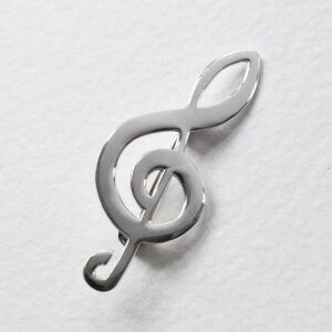 Silver plain treble clef brooch