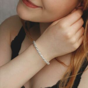 MD291 STERLING SILVER BOBA TWIST BANGLE MODEL SHOT 1