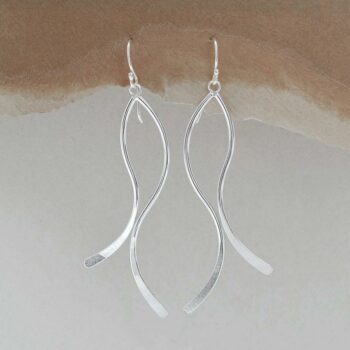 【HYERES LOR】24SS★ H Ribbon Drawn Silver Earrings HYERES LOR】24SS☆ H Ribbon Drawn Silver Earrings (HYERES