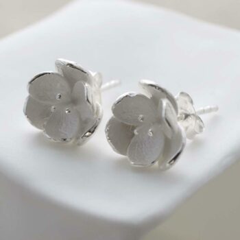 MJ0051E Silver blossom stud earrings 3