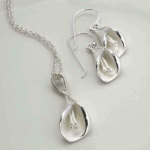 MJ0075S Silver Calla Lily necklace and Earring Set icing sugar finish