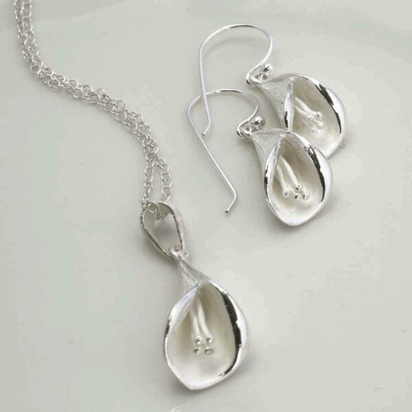 MJ0075S Silver Calla Lily necklace and Earring Set icing sugar finish