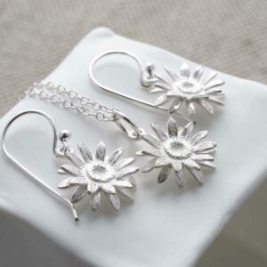 MJ0078S Silver Daisy Jewellery Set necklace and earrings