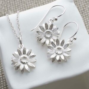 MJ0078S Silver Daisy Jewellery Set necklace and earrings 1
