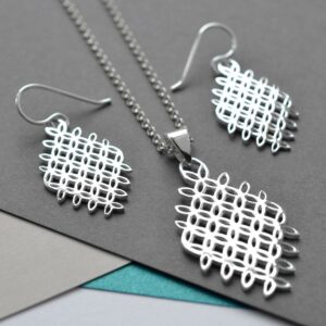 MJ0289S Silver Eastern Promise Set