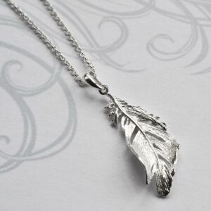 MJ0299N Silver Soft Feather Necklace 1 da92f7a2 1cff 420c 9562 eff56624531b