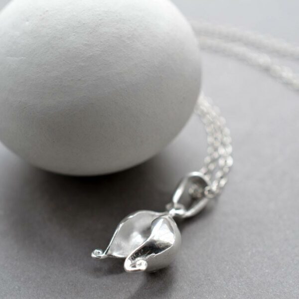 MJ0307N Silver Split Pod Necklace 957c46fd 6e15 47d6 a07a f6d99152fd76