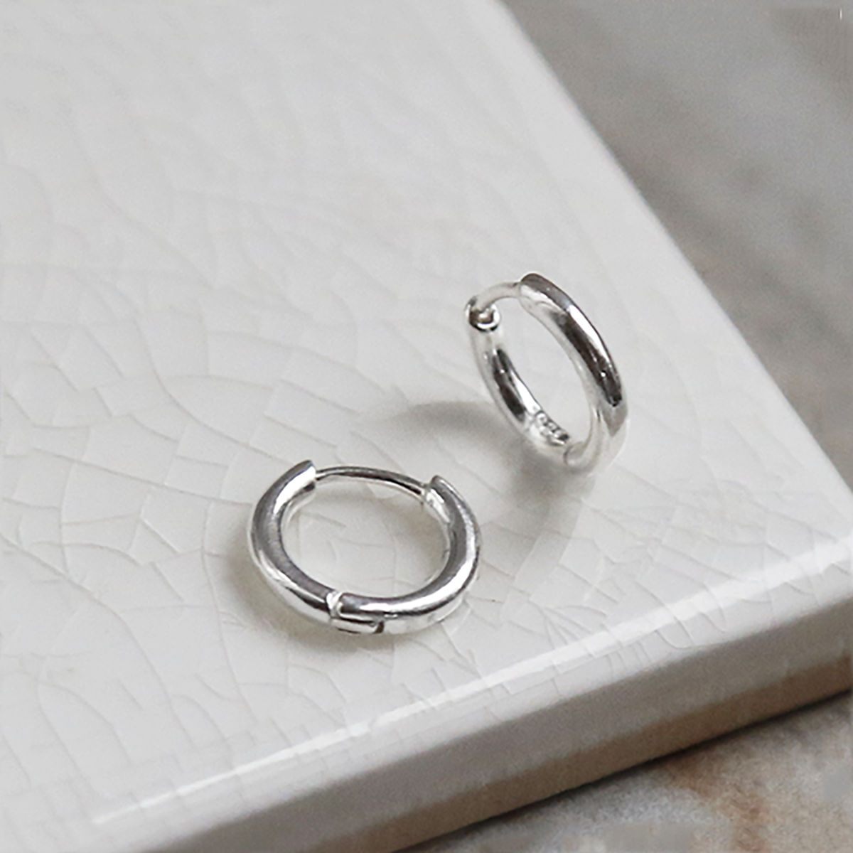 STERLING SILVER GOLD 15MM THIN BOX POLISHED HUGGIE