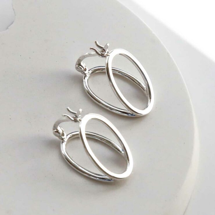 ML943 STERLING SILVER DOUBLE OVAL LOOP HOOPS 1110X1110 3 ML943 STERLING SILVER DOUBLE OVAL LOOP HOOPS 1110X1110 3