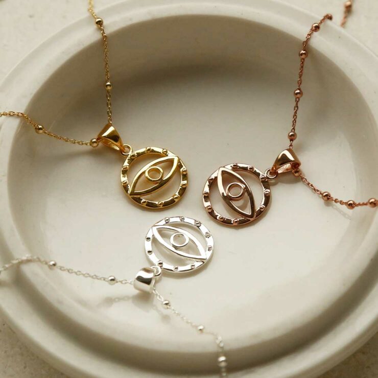 chain pendant necklace