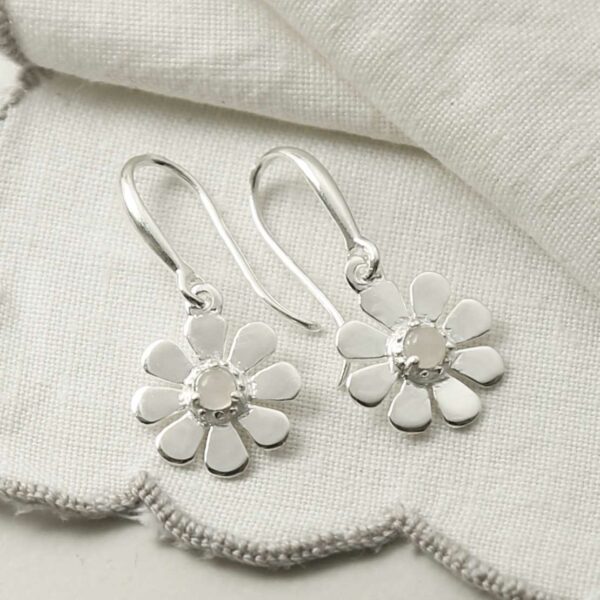 MZB115E MS STERLING SILVER MOONSTONE DAISY DANGLY EARRINGS 1