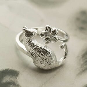 silver detailed cat and flower adjustable ring front view