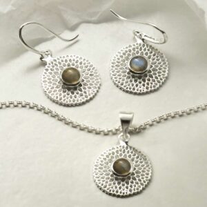 single labradorite gems in centre of chrysanthemum necklace and earrings