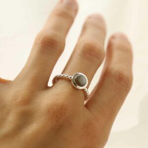 silver beaded band labradorite ring on model