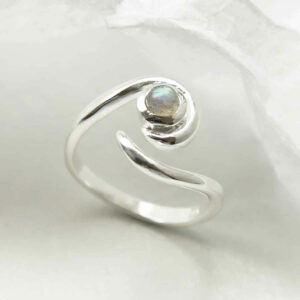 silver adjustable labradorite ring with spiral band upright