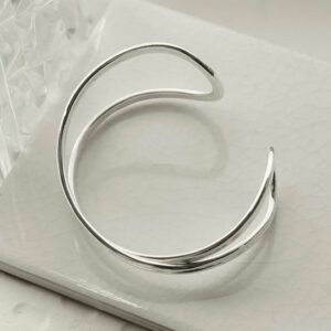 silver looping bands cuff bangle topdown