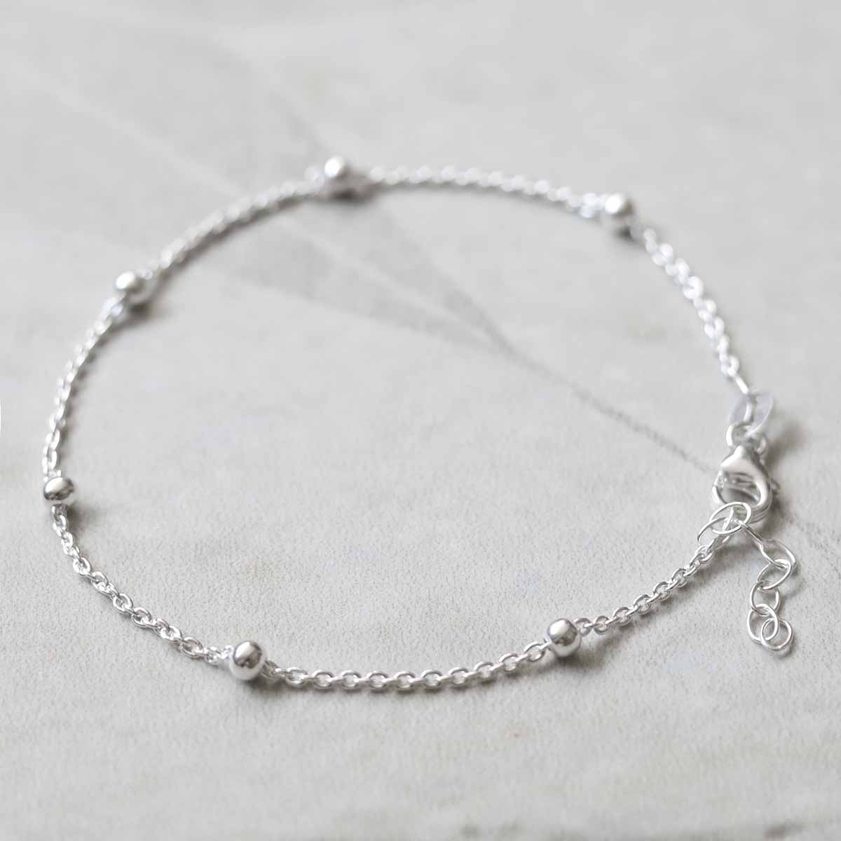 Simple silver chain bracelet on sale
