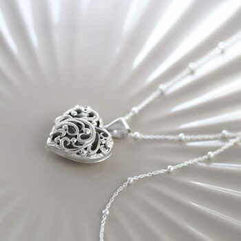 MR1111 Sterling Silver Fleur De Lis Locket 2