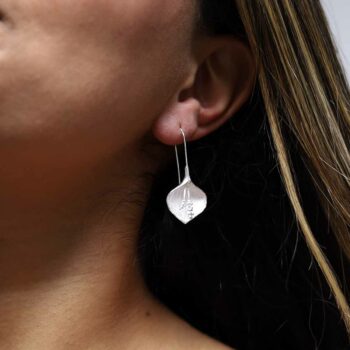MZB78 Sterling Silver Peace Lily Drop Earrings model