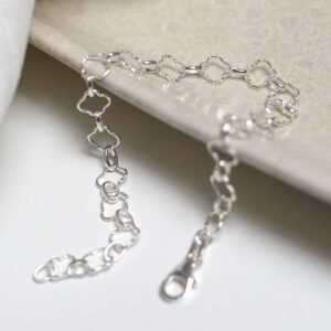 Sterling Silver Shimmer Clover Bracelet detail